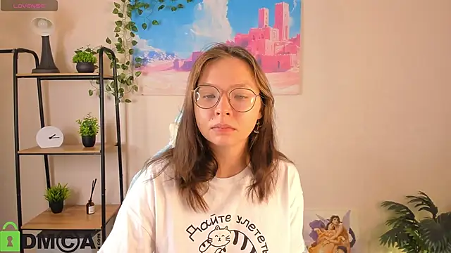 Nuura Moore online show from October 2025 12:42:01 AM