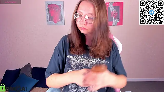 Nuura Moore online show from November 2025 12:59:02 AM