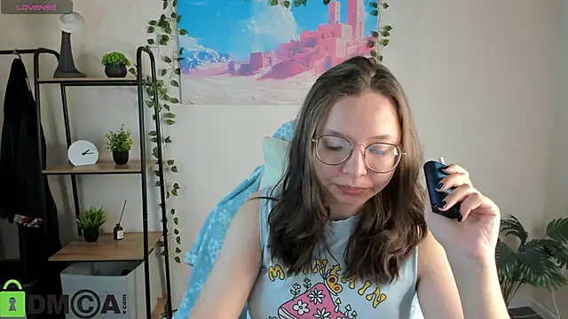 Nuura Moore online show from November 2025 12:48:01 AM