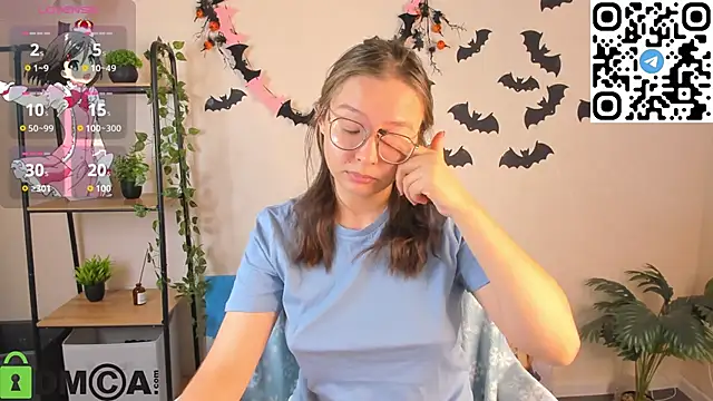 Nuura Moore online show from November 2025 12:58:02 AM