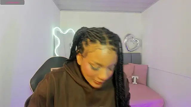 Snapshot of THIANA_TAY chatting on November 2025 03:07:01 AM THIANA TAY online show from November 2025 03:07:01 AM