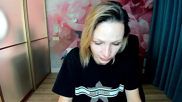 AlinaMoor online show from January 2026 06:55:01 PM