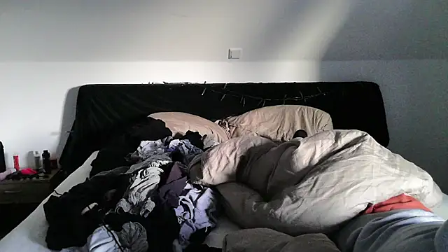 JulX Devot online show from November 2025 02:43:02 PM