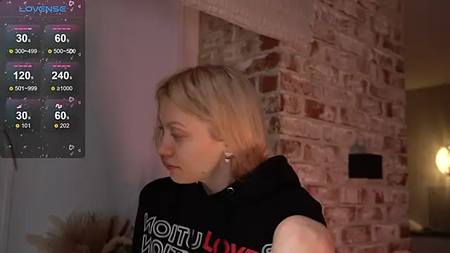 Snapshot of _favdream chatting on November 2025 05:56:01 AM favdream online show from November 2025 05:56:01 AM