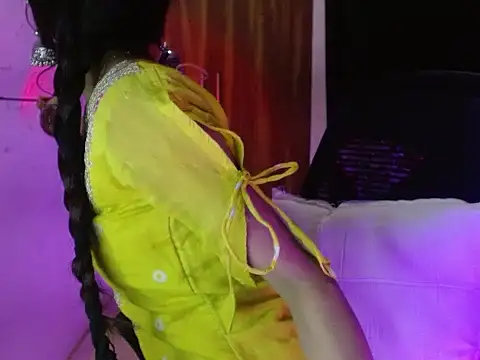 Snapshot of Roiseeee chatting on April 2026 05:20:02 AM Roiseeee online show from April 2026 05:20:02 AM