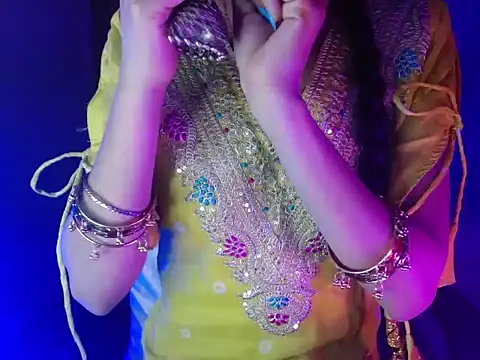 Snapshot of Roiseeee chatting on February 2026 04:56:02 AM Roiseeee online show from February 2026 04:56:02 AM