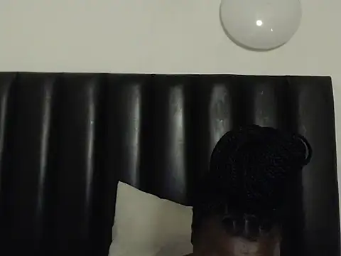 Snapshot of DimpleButtxxx chatting on October 2025 02:26:02 AM DimpleButtxxx online show from October 2025 02:26:02 AM
