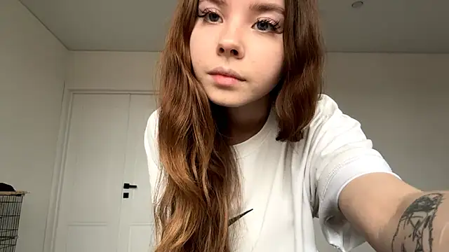 EhtelBiondi online show from October 2025 09:06:02 AM