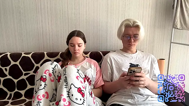 EhtelBiondi online show from March 2026 08:27:01 AM