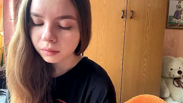 EhtelBiondi online show from January 2026 08:10:02 AM