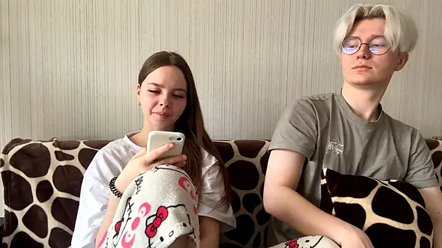 EhtelBiondi online show from April 2026 08:54:02 AM