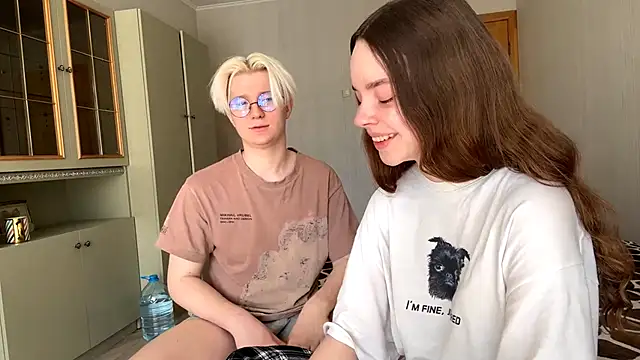 EhtelBiondi online show from April 2026 08:43:01 AM