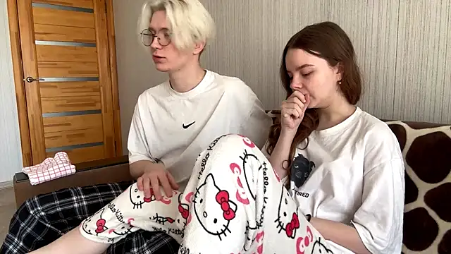 EhtelBiondi online show from March 2026 08:15:01 AM