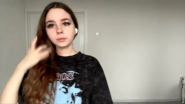 EhtelBiondi online show from November 2025 08:15:01 AM