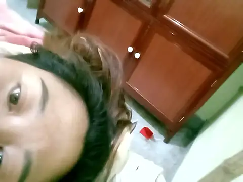 Snapshot of Ducky27021991 chatting on October 2025 04:35:02 AM Ducky27021991 online show from October 2025 04:35:02 AM