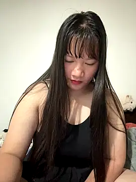 TrangNemo online show from December 2025 12:37:01 PM