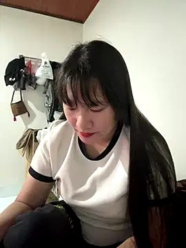 TrangNemo online show from December 2025 01:10:01 AM