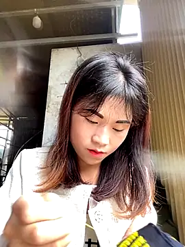 Snapshot of Mylinh- chatting on October 2025 01:50:01 AM Mylinh- online show from October 2025 01:50:01 AM