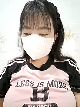 Snapshot of Xuka203 chatting on November 2025 12:33:01 AM Xuka203 online show from November 2025 12:33:01 AM