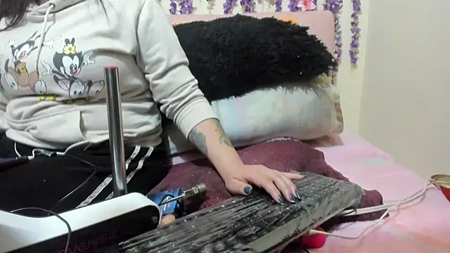 Lunabunnycreamy online show from January 2026 01:31:02 AM