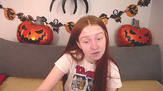 Evarey  online show from October 2025 05:17:01 AM