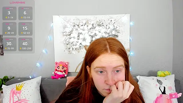 Evarey  online show from December 2025 06:16:02 AM