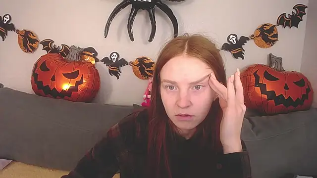 Evarey  online show from November 2025 05:45:02 AM