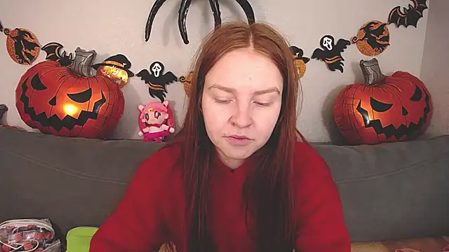 Evarey  online show from October 2025 04:55:02 AM