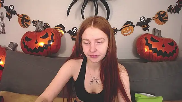 Evarey  online show from October 2025 06:14:02 AM