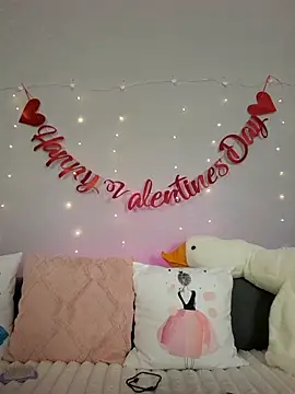 Evarey  online show from February 2026 05:14:02 AM