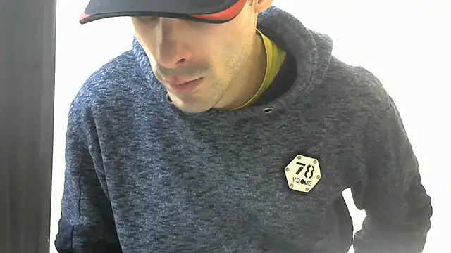 Snapshot of MakabulaAndrey chatting on November 2025 06:47:02 PM MakabulaAndrey online show from November 2025 06:47:02 PM