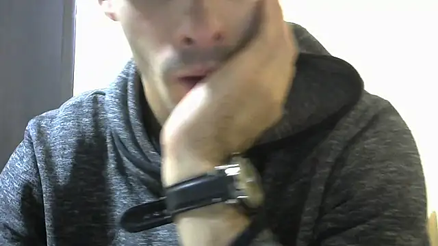 Snapshot of MakabulaAndrey chatting on November 2025 05:55:02 AM MakabulaAndrey online show from November 2025 05:55:02 AM