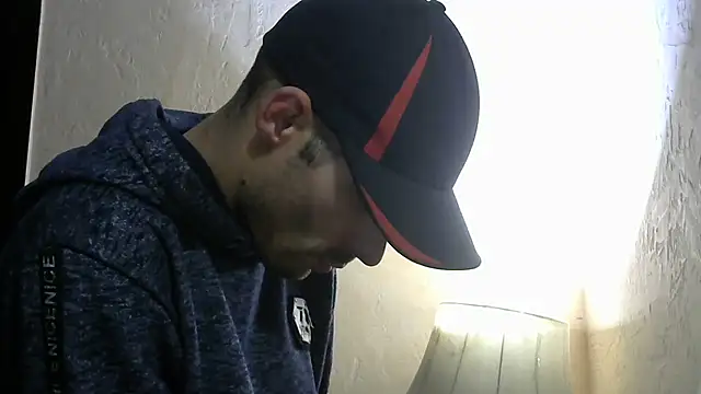 Snapshot of MakabulaAndrey chatting on November 2025 08:24:01 PM MakabulaAndrey online show from November 2025 08:24:01 PM