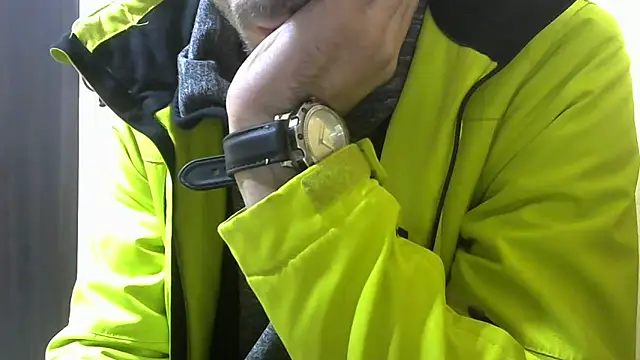 Snapshot of MakabulaAndrey chatting on October 2025 04:39:01 PM MakabulaAndrey online show from October 2025 04:39:01 PM