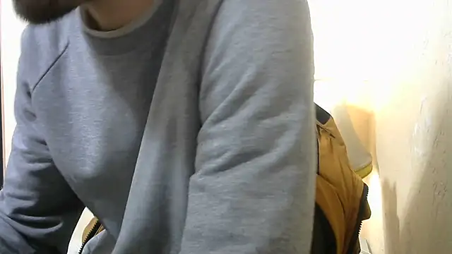 Snapshot of MakabulaAndrey chatting on November 2025 12:43:02 PM MakabulaAndrey online show from November 2025 12:43:02 PM