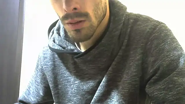 Snapshot of MakabulaAndrey chatting on October 2025 01:54:01 PM MakabulaAndrey online show from October 2025 01:54:01 PM