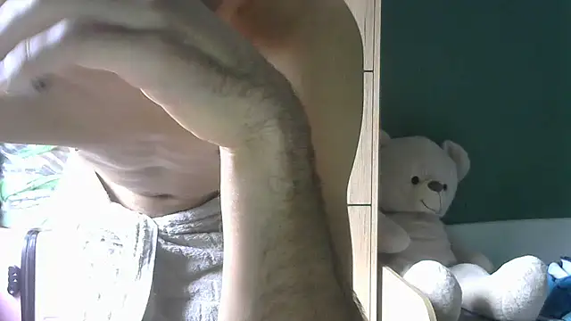 Snapshot of MakabulaAndrey chatting on October 2025 10:48:01 AM MakabulaAndrey online show from October 2025 10:48:01 AM