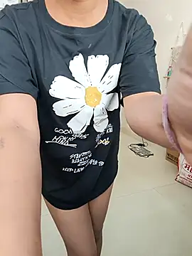 Snapshot of anshika0124 chatting on November 2025 05:11:01 AM anshika0124 online show from November 2025 05:11:01 AM