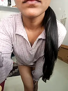 Snapshot of anshika0124 chatting on November 2025 05:52:01 AM anshika0124 online show from November 2025 05:52:01 AM