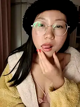 nini10052025 online show from December 2025 04:17:02 PM