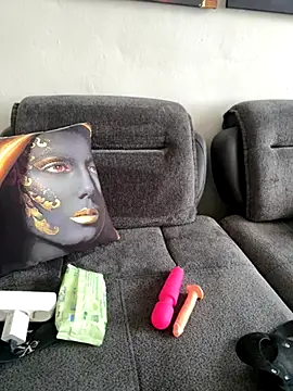 Teengirlmiaa online show from November 2025 10:42:01 AM