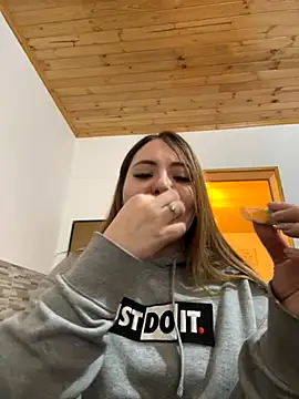 kattee adams online show from October 2025 07:04:01 PM