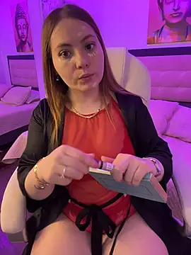 kattee adams online show from October 2025 01:32:02 PM