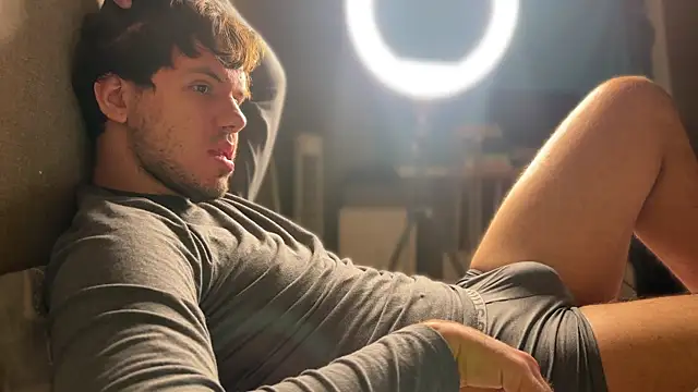 mynameischris online show from November 2025 05:33:01 AM