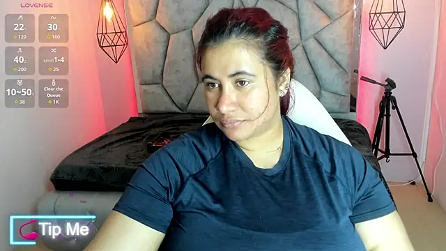 Addyy 02 online show from May 2026 06:59:01 PM