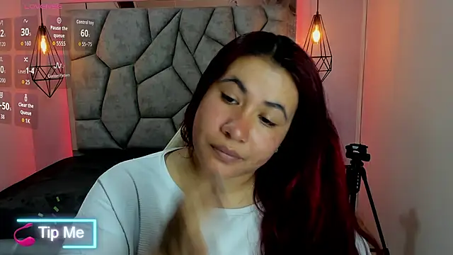 Addyy 02 online show from May 2026 06:48:02 PM