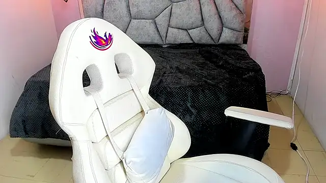 Addyy 02 online show from April 2026 07:21:02 PM