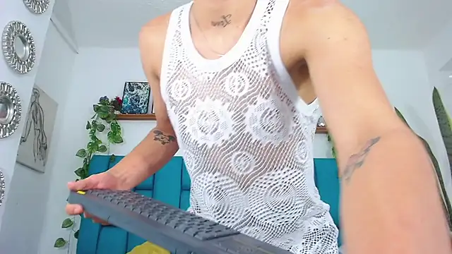 Brian hot online show from October 2025 10:31:02 PM