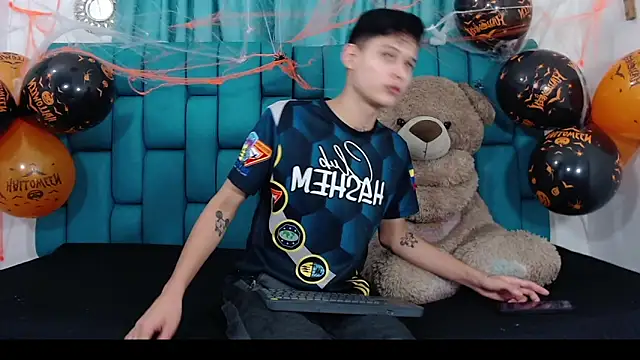 Brian hot online show from October 2025 12:50:02 PM