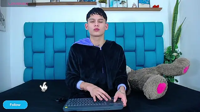 Brian hot online show from April 2026 06:36:02 PM